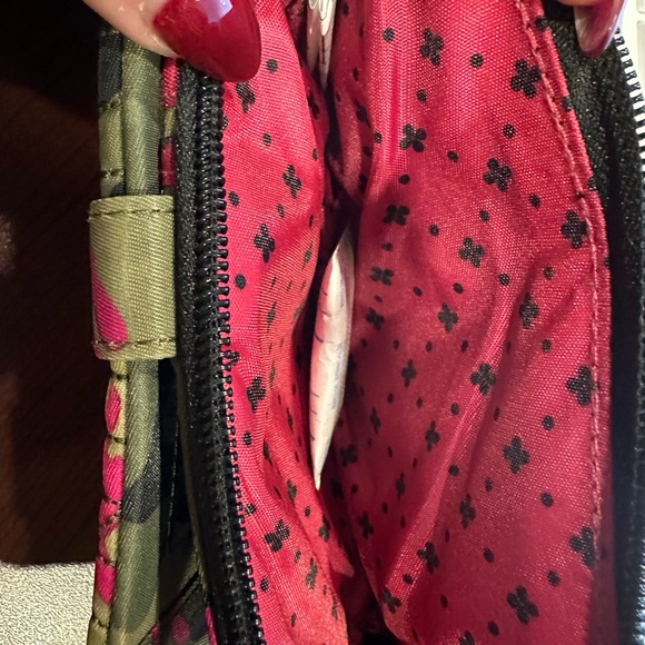 New. Lug wallet. Tram. Camo orchid - Picture 4 of 4